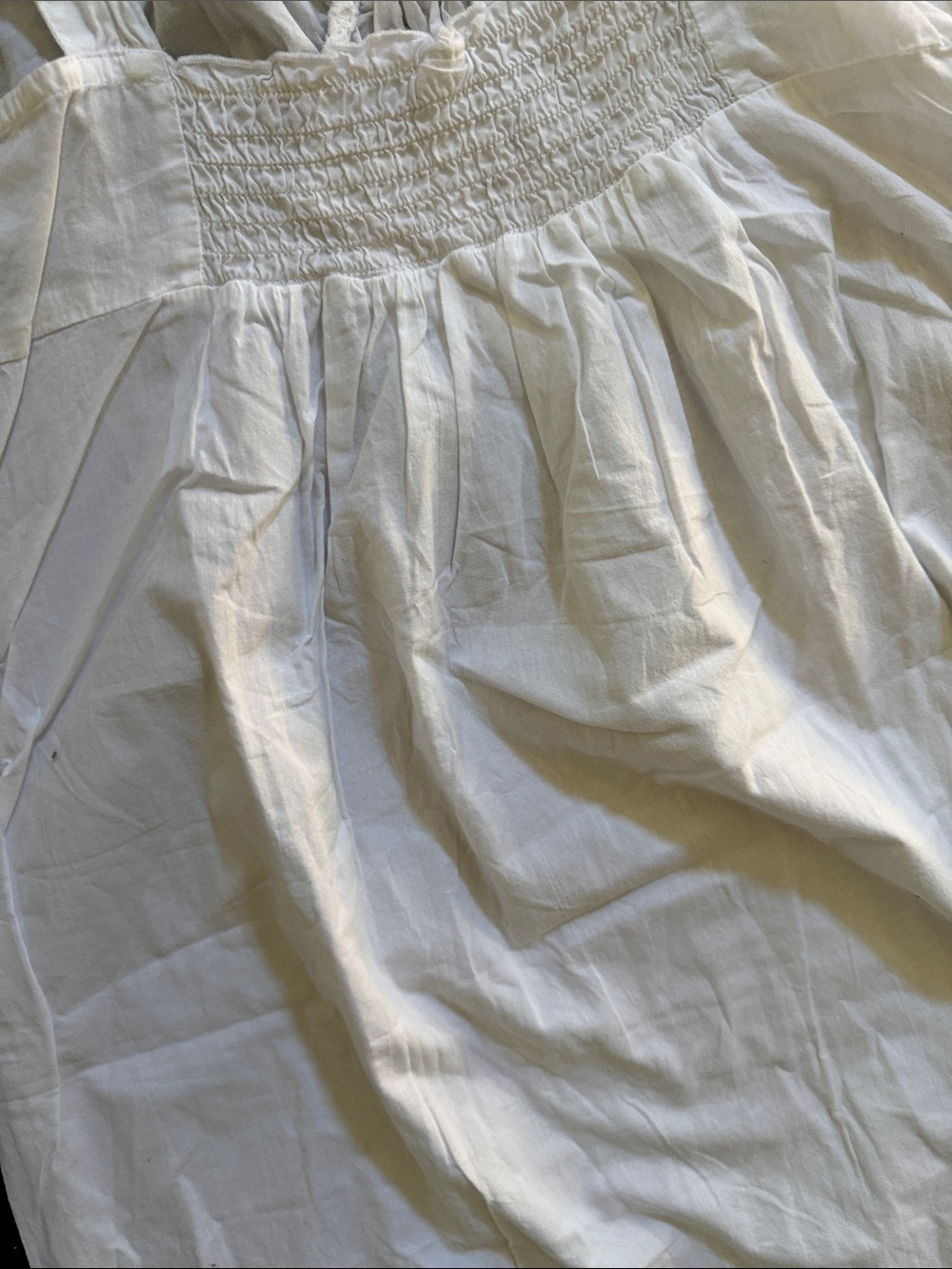 Gilligan & O'Malley White Smocked V-Neck nightgown 💯 %cotton - Picture 9 of 16